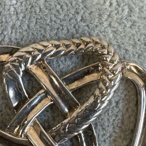 Vintage Tiffany & Co. Sterling Silver Love Knot Brooch – Mid-Century 1960s/70s - Picture 5 of 6